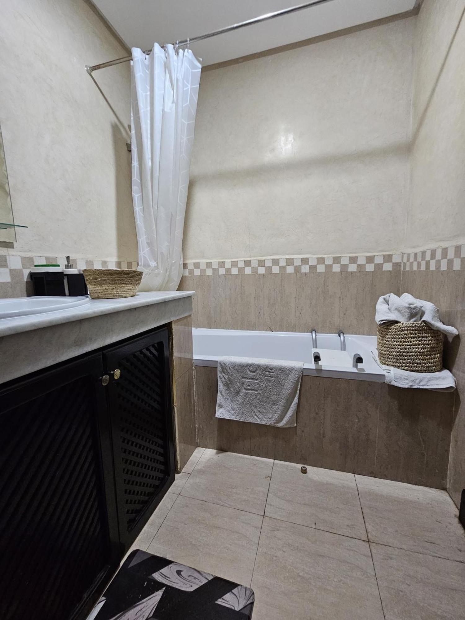 Appartement Douillet Au Centre Gueliz Marrakesh Esterno foto